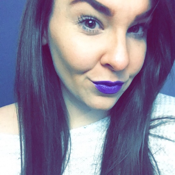 Meet your Posher, Steph - Picture 2 of 3